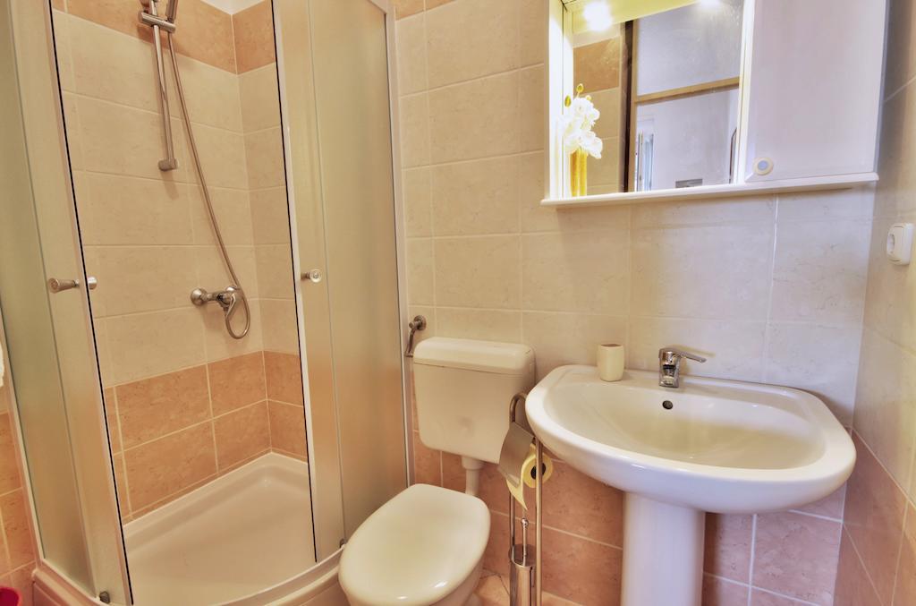 Apartment Zara 2 With Boat Place Міміце Номер фото