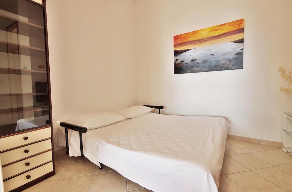 Apartment Zara 2 With Boat Place Міміце Номер фото