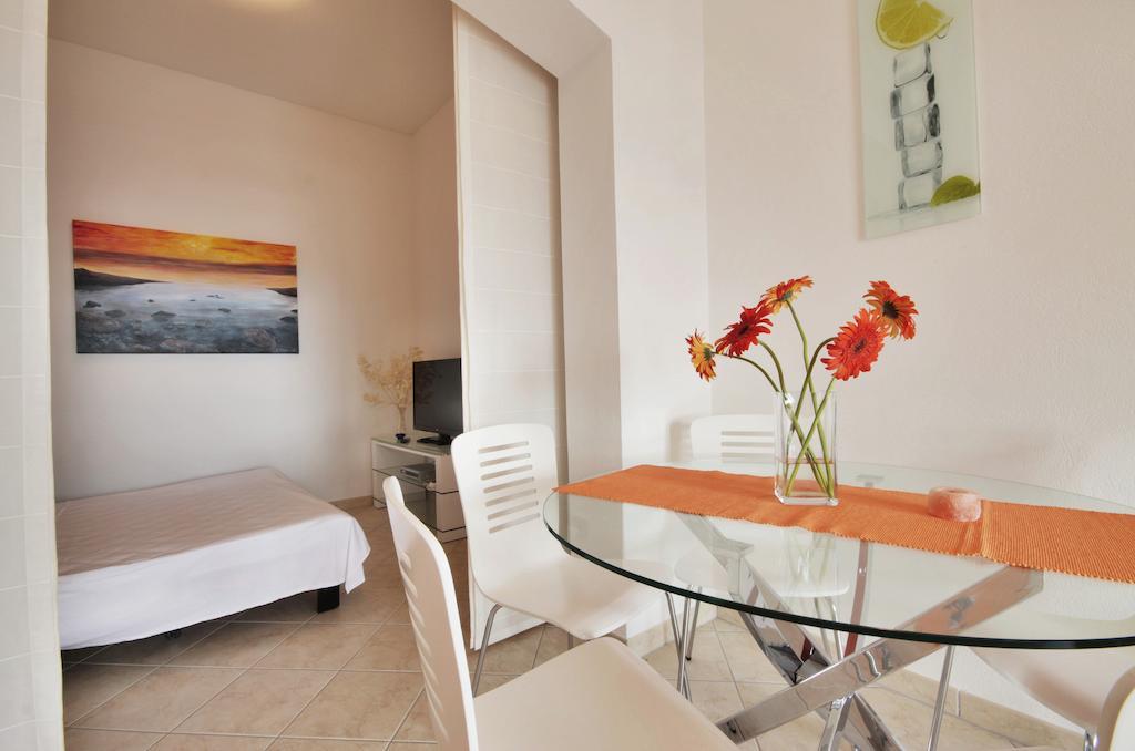 Apartment Zara 2 With Boat Place Міміце Екстер'єр фото